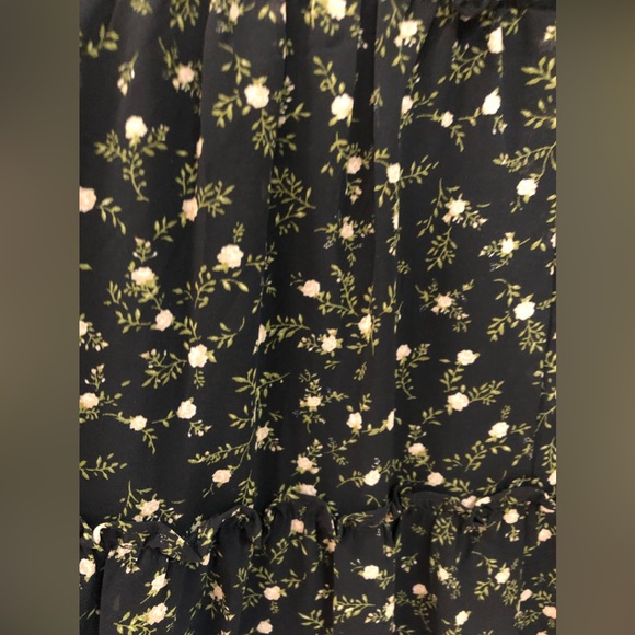 Forever 21 Black floral dress - Picture 9 of 10